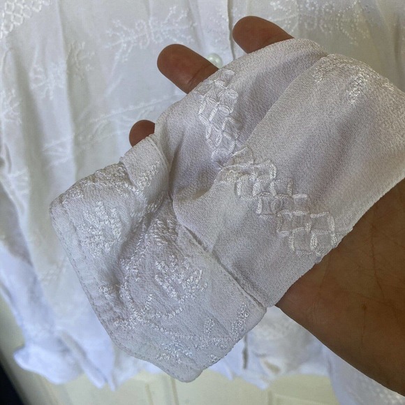 Vintage Chicos Button Up Shirt Long Sleeve Sz 1 Medium Embroidery Sheer Rayon - Picture 5 of 10